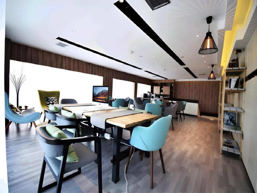 Jinjiang Metropolo Hotel Nanjing Jiangjun Dadao Hehai University Branch Dış mekan fotoğraf
