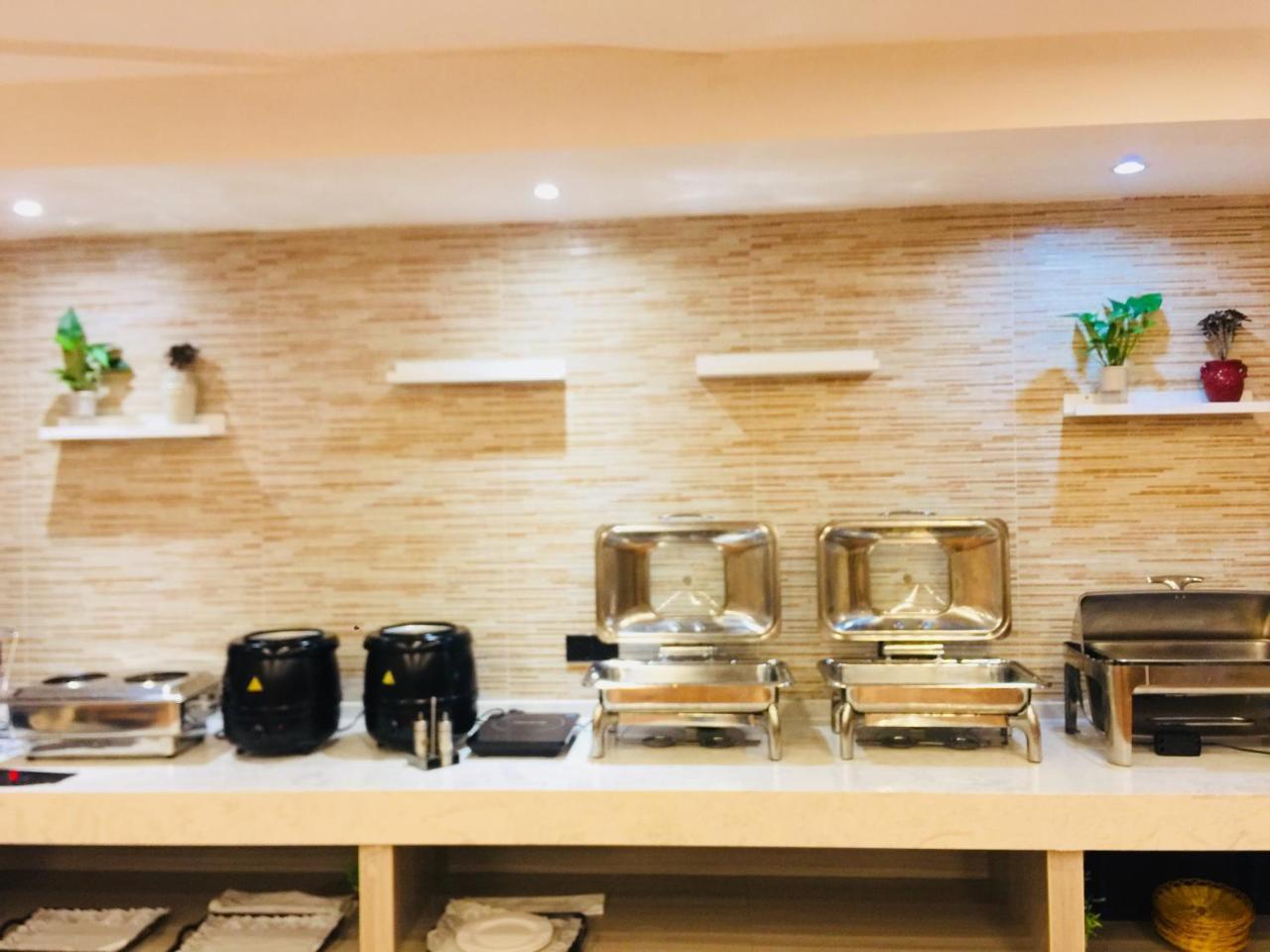 Jinjiang Metropolo Hotel Nanjing Jiangjun Dadao Hehai University Branch Dış mekan fotoğraf
