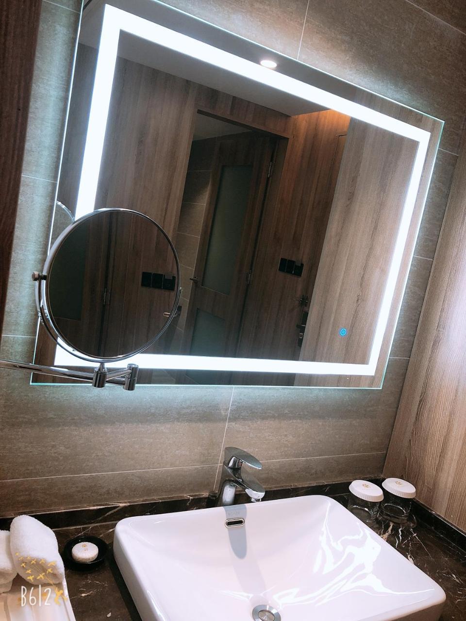 Jinjiang Metropolo Hotel Nanjing Jiangjun Dadao Hehai University Branch Dış mekan fotoğraf